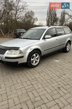 Універсал Volkswagen Passat 2002 в Чернівцях