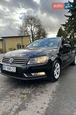 Універсал Volkswagen Passat 2012 в Тернополі