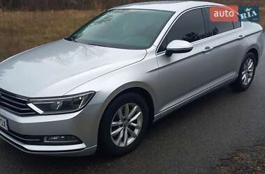 Седан Volkswagen Passat 2015 в Киеве