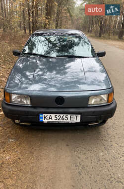 Седан Volkswagen Passat 1989 в Вишгороді