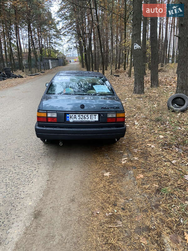 Седан Volkswagen Passat 1989 в Вишгороді