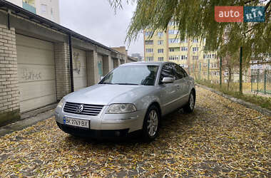 Седан Volkswagen Passat 2003 в Ровно