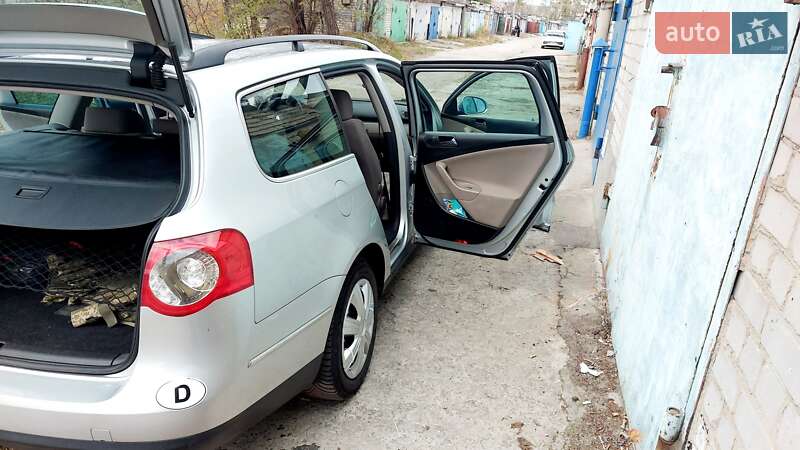 Универсал Volkswagen Passat 2005 в Светловодске