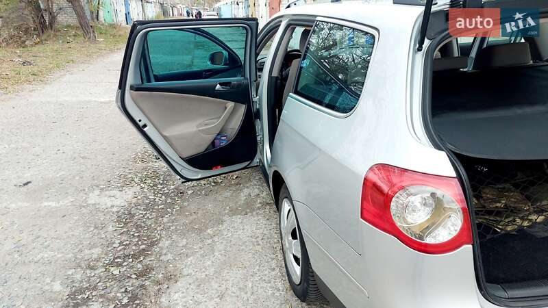 Универсал Volkswagen Passat 2005 в Светловодске