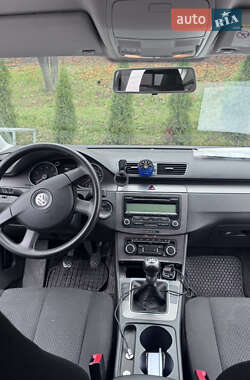 Седан Volkswagen Passat 2010 в Львове