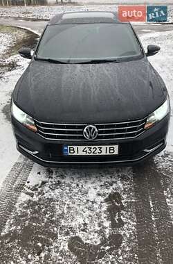 Седан Volkswagen Passat 2015 в Полтаве