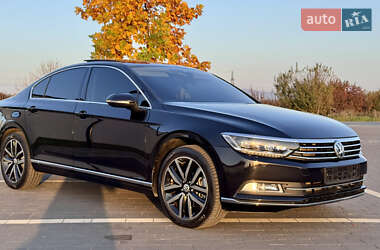 Седан Volkswagen Passat 2015 в Мукачевому