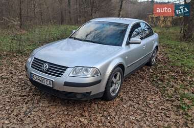 Седан Volkswagen Passat 2003 в Іршаві