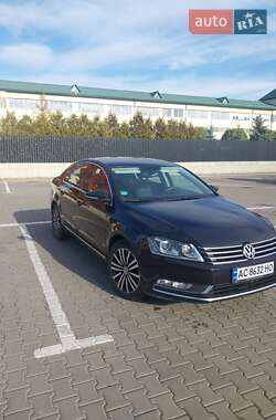 Седан Volkswagen Passat 2013 в Луцьку