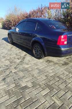 Седан Volkswagen Passat 2000 в Виннице