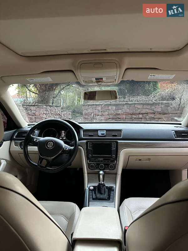 Седан Volkswagen Passat 2018 в Києві