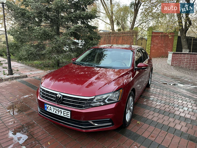 Седан Volkswagen Passat 2018 в Києві