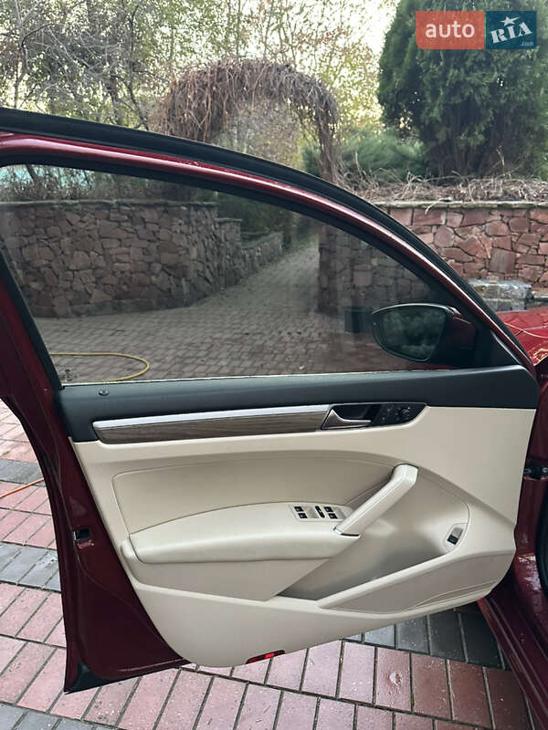 Седан Volkswagen Passat 2018 в Києві