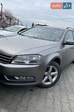 Універсал Volkswagen Passat 2012 в Тернополі