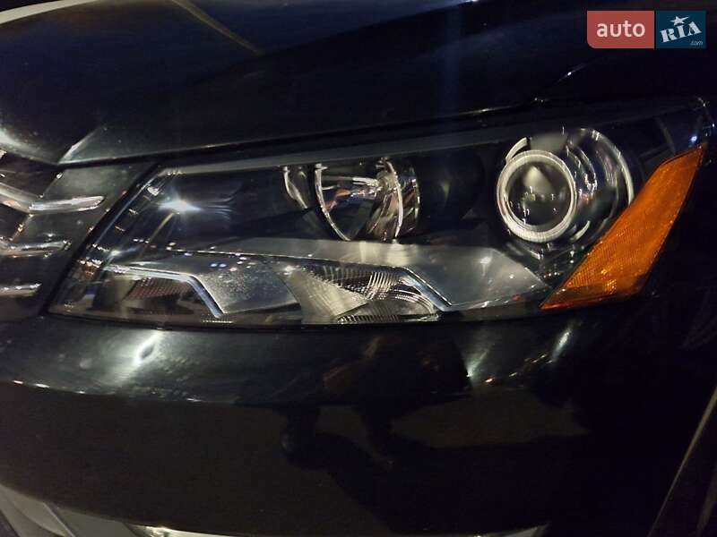 Седан Volkswagen Passat 2013 в Львове