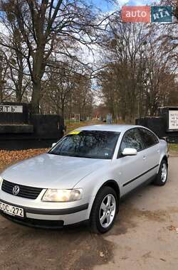 Седан Volkswagen Passat 1999 в Тульчине