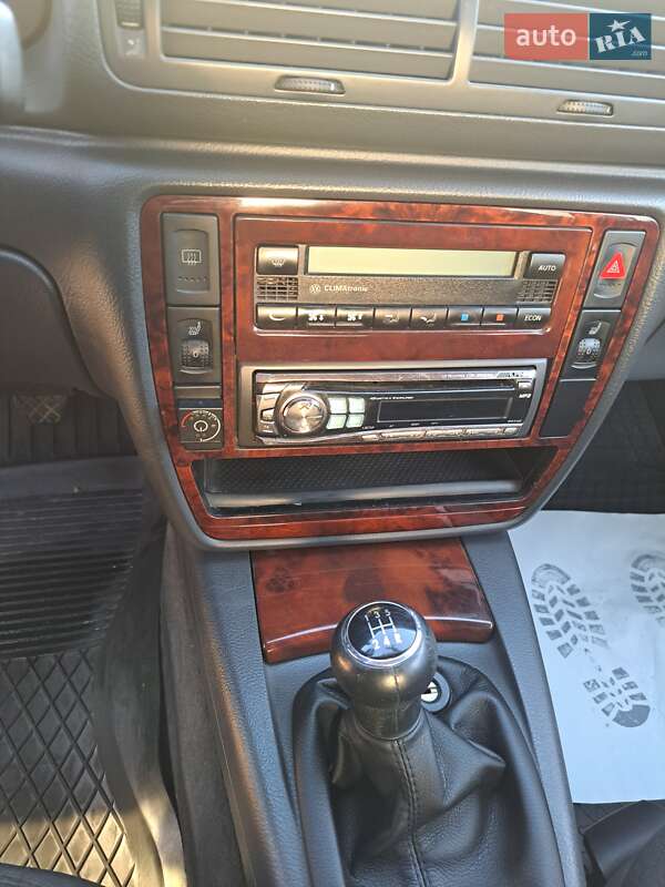 Седан Volkswagen Passat 2005 в Стрые