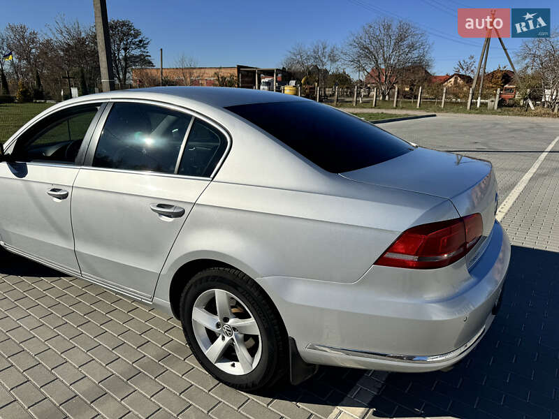 Седан Volkswagen Passat 2011 в Бершаді