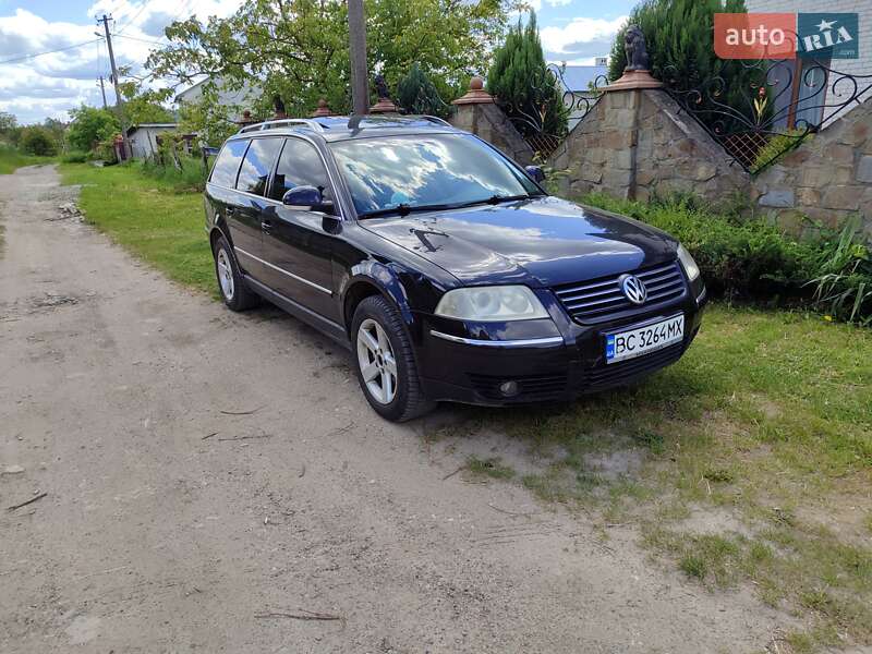 Універсал Volkswagen Passat 2004 в Миколаєві