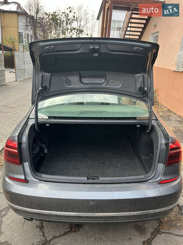 Седан Volkswagen Passat 2017 в Харькове