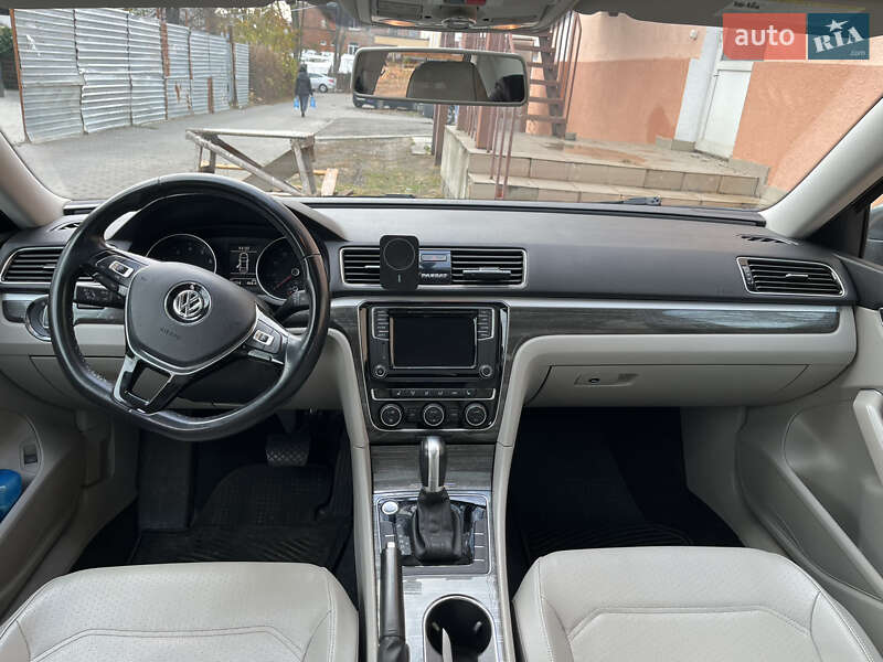 Седан Volkswagen Passat 2017 в Харькове