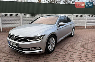 Седан Volkswagen Passat 2015 в Ирпене