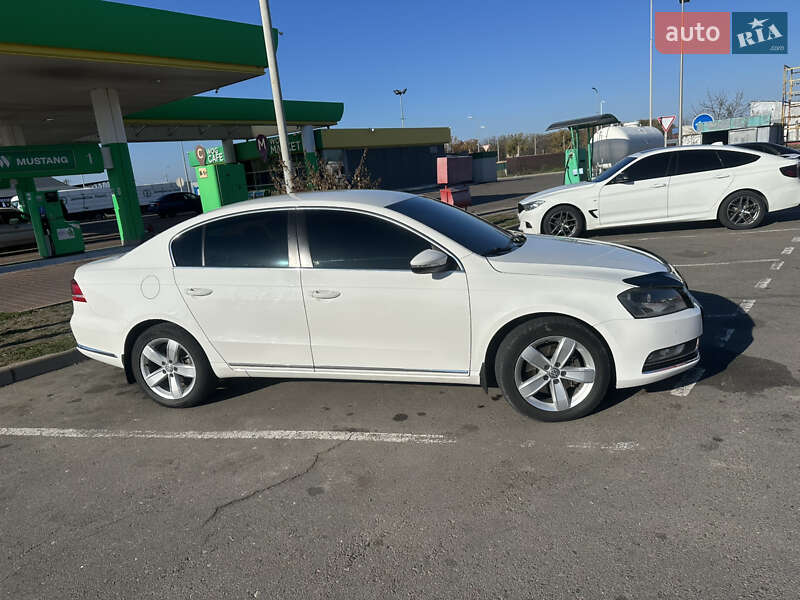 Седан Volkswagen Passat 2011 в Херсоні