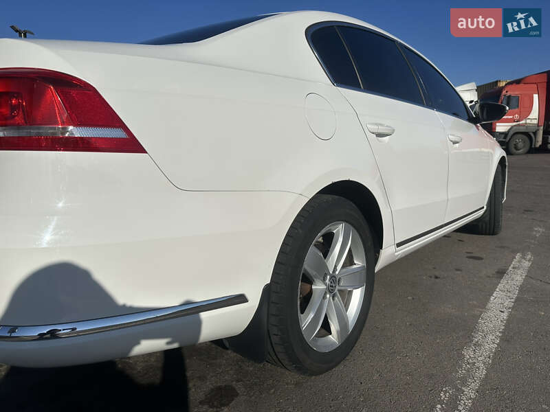 Седан Volkswagen Passat 2011 в Херсоні