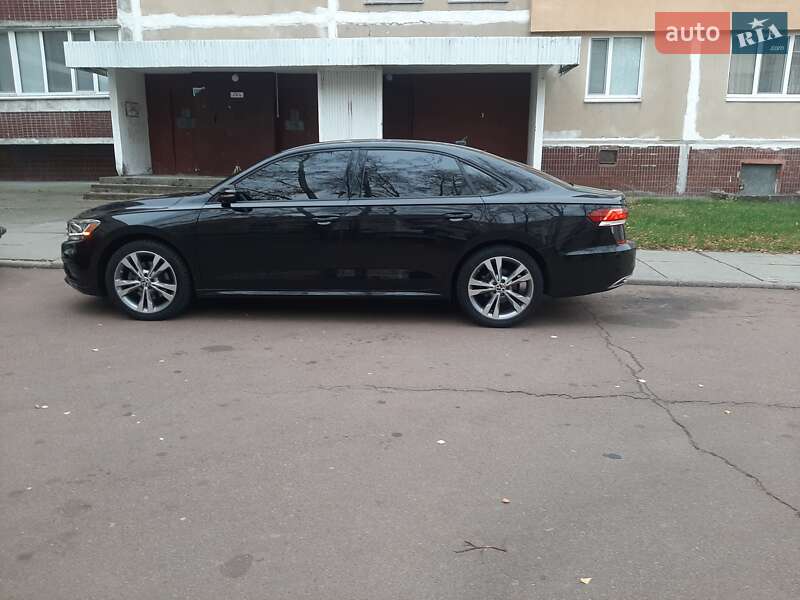 Седан Volkswagen Passat 2020 в Славутиче