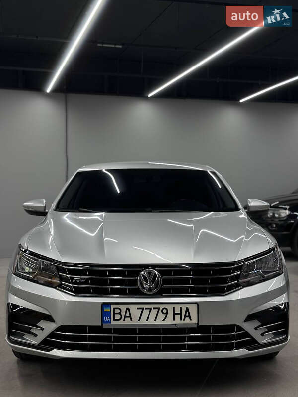 Седан Volkswagen Passat 2016 в Кропивницькому