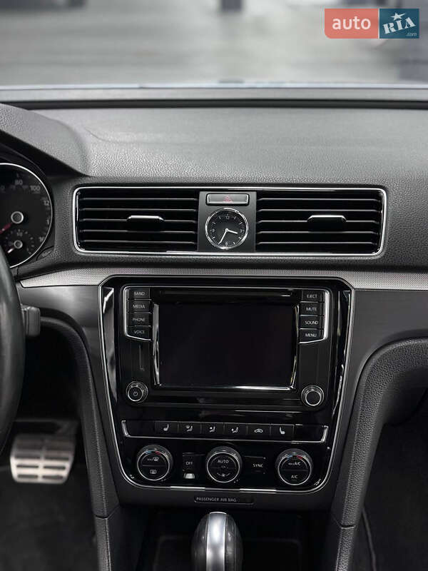 Седан Volkswagen Passat 2016 в Кропивницькому