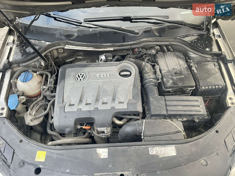 Універсал Volkswagen Passat 2012 в Кам'янець-Подільському