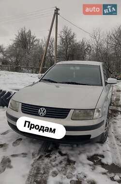 Седан Volkswagen Passat 2000 в Изяславе