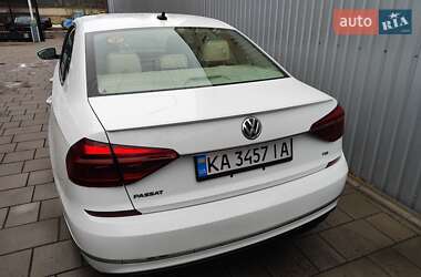 Седан Volkswagen Passat 2016 в Києві