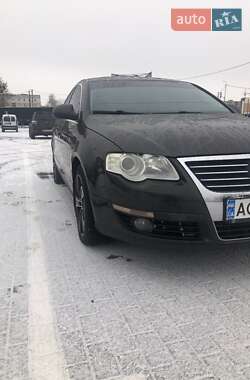 Седан Volkswagen Passat 2005 в Шацке