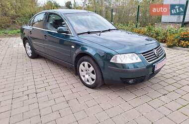 Седан Volkswagen Passat 2002 в Горохове