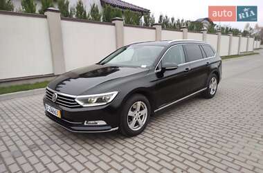 Универсал Volkswagen Passat 2015 в Львове