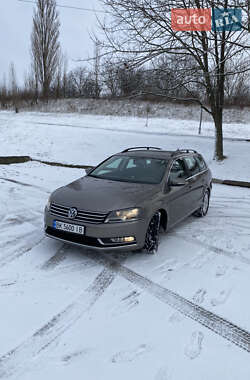 Универсал Volkswagen Passat 2010 в Ровно