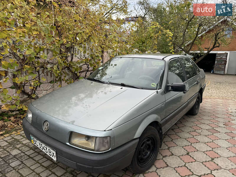 Седан Volkswagen Passat 1989 в Стрые