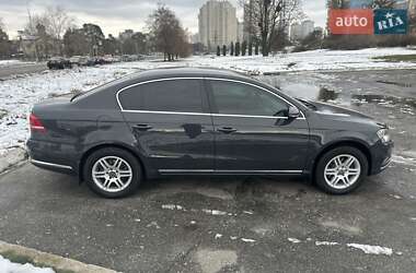 Седан Volkswagen Passat 2013 в Киеве