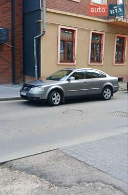 Седан Volkswagen Passat 2004 в Коломиї