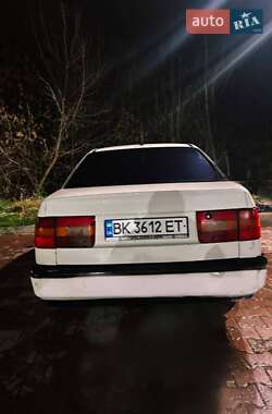 Седан Volkswagen Passat 1995 в Ровно