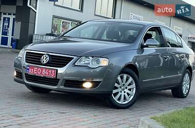 Седан Volkswagen Passat 2006 в Сарнах