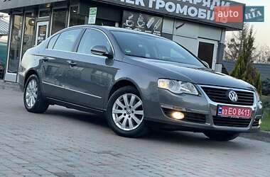 Седан Volkswagen Passat 2006 в Сарнах