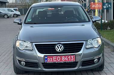 Седан Volkswagen Passat 2006 в Сарнах