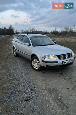 Универсал Volkswagen Passat 2003 в Сарнах