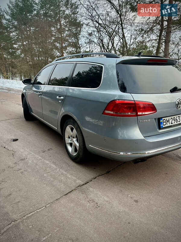 Універсал Volkswagen Passat 2011 в Конотопі