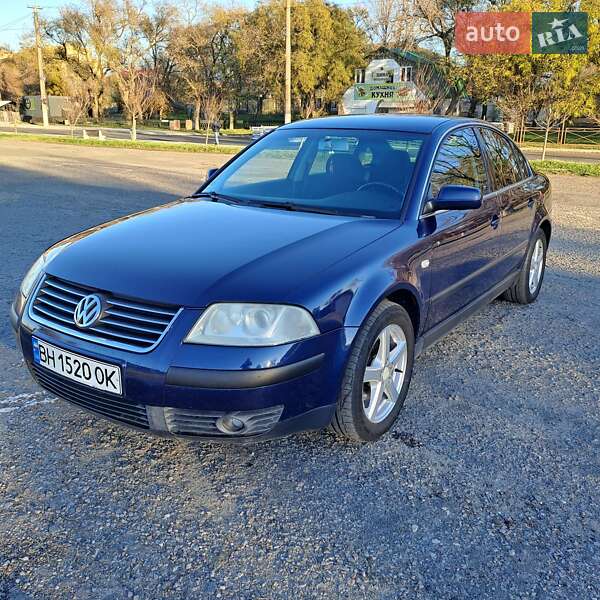 Седан Volkswagen Passat 2004 в Одессе