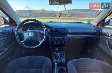 Седан Volkswagen Passat 2004 в Одессе