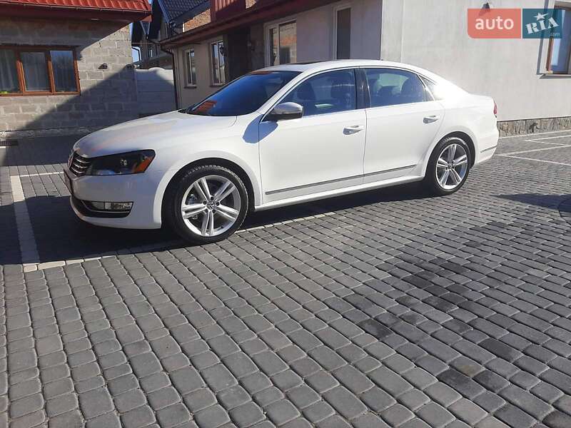 Седан Volkswagen Passat 2012 в Дубно